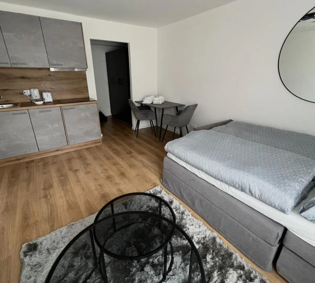 Xxxxx Apartment Munich
